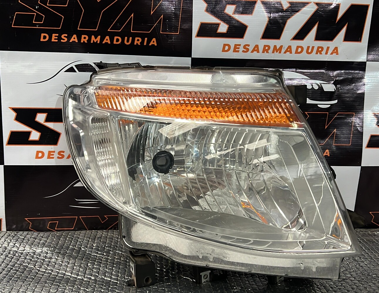 optique ford ranger 2011 droite chrome main image 0